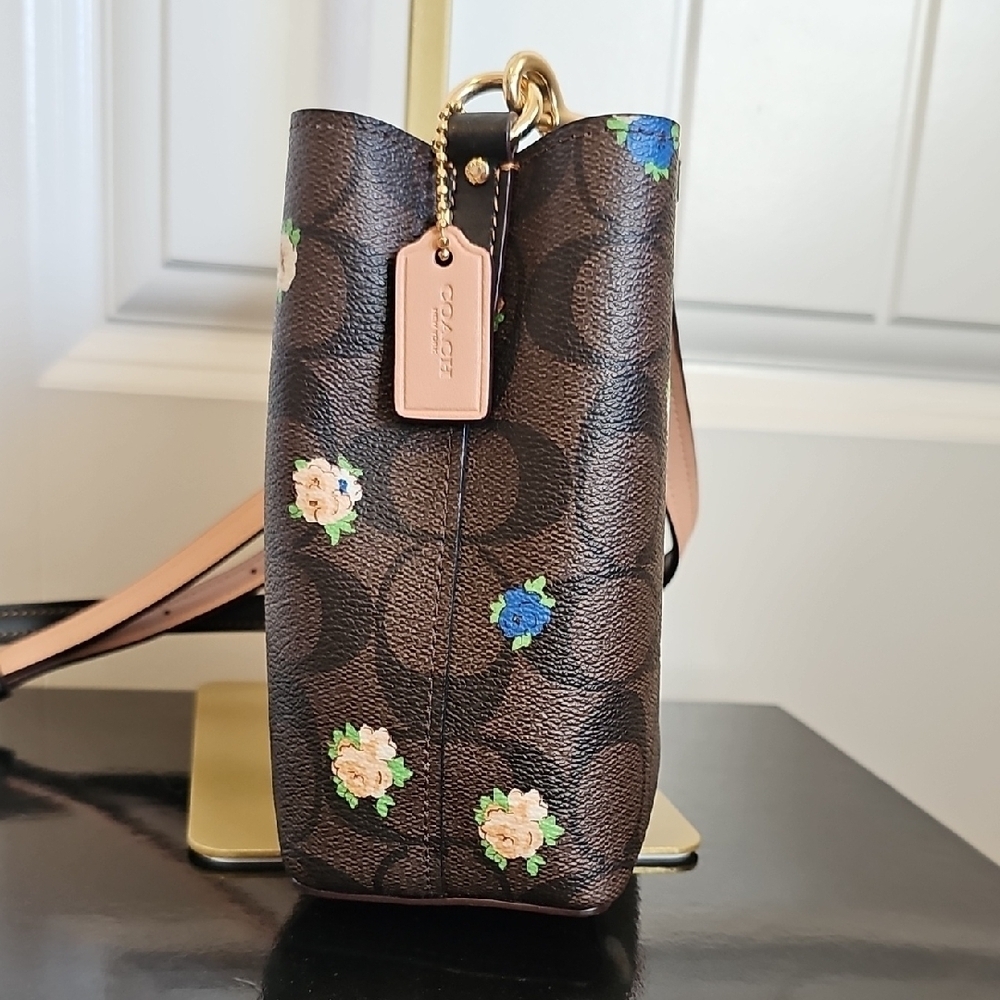 Coach NWOT Mini Town Bucket Bag Signature Canvas Vintage Mini Rose Print - Picture 5 of 14